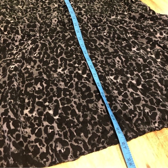 Torrid Black Grey Leopard Print Stretch Flare Sleeveless Top Womens Size 1 - Picture 7 of 8